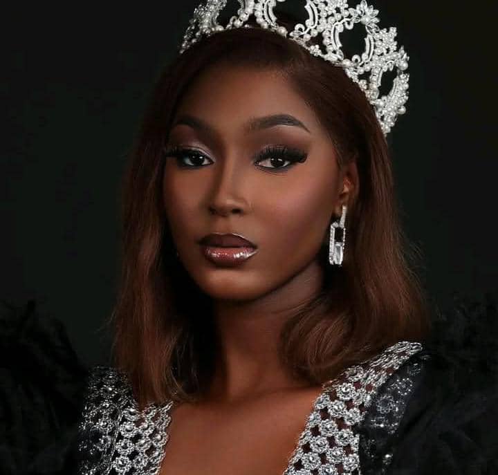 Josiane Golonga, destituée de son titre de Miss Cameroun, félicite sa successeure Audrey Moutongo et promet de révéler la vérité
