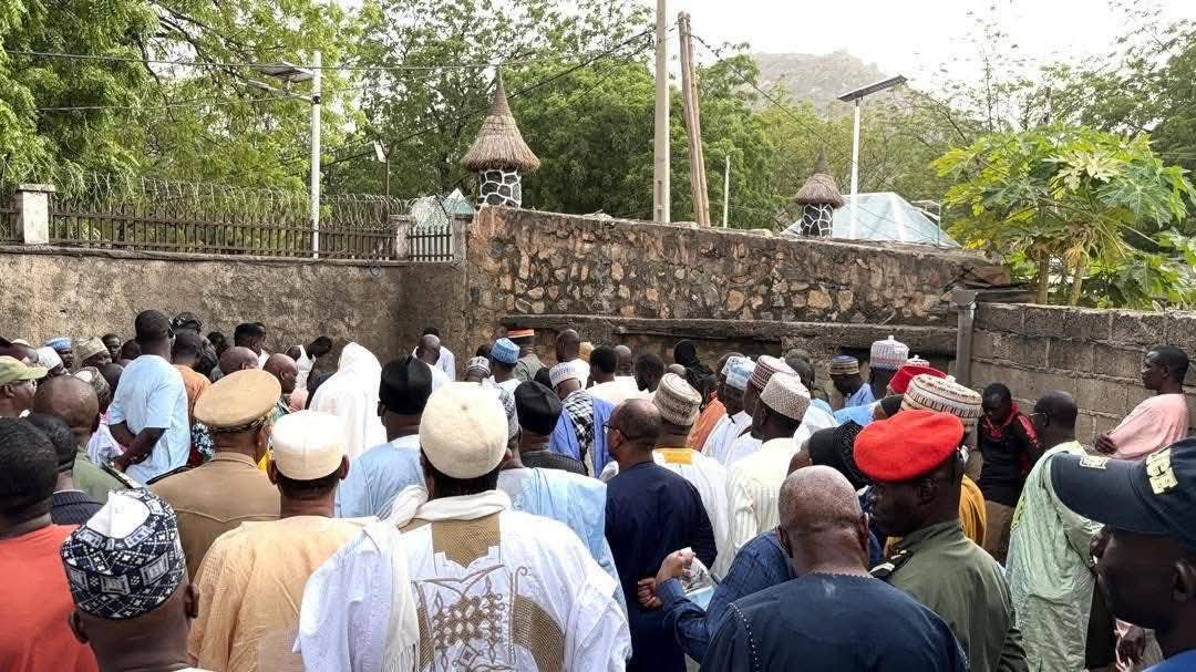 Cameroun : Cavayé Yéguié Djibril inhumé dans son village natal de Mada
