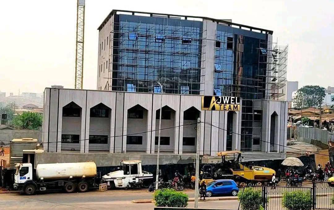 Le nouveau siège de la FECAFOOT à Warda, Yaoundé, prêt à être inauguré en avril 2026