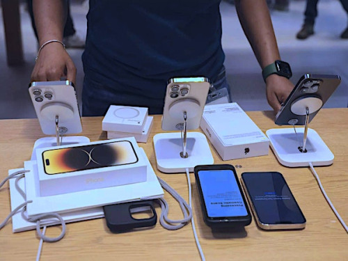 Cameroun : Nouvelle stratégie douanière pour les téléphones portables vise 25 milliards FCFA de recettes annuelles