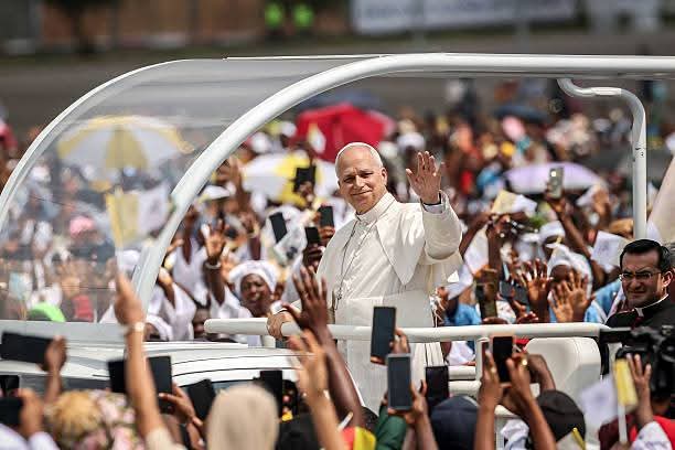 Ferveur populaire à Douala : le pape Léon XIV célèbre une messe devant plus de deux millions de fidèles
