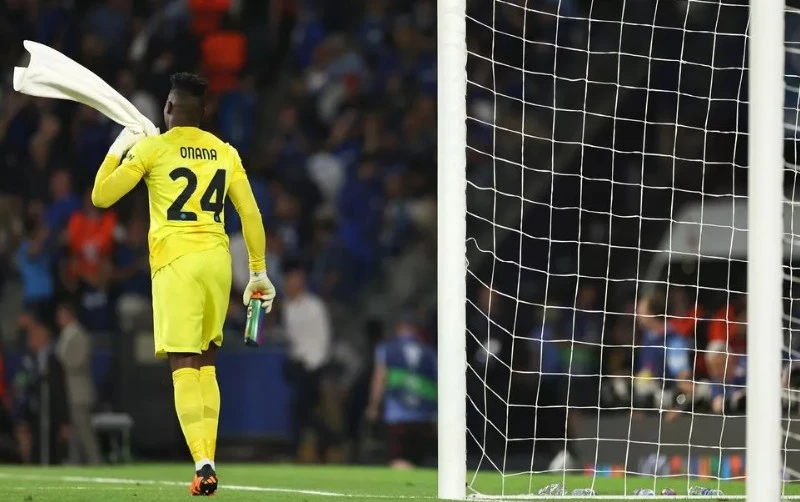 Manchester United fixe le prix d'André Onana, un départ se profile
