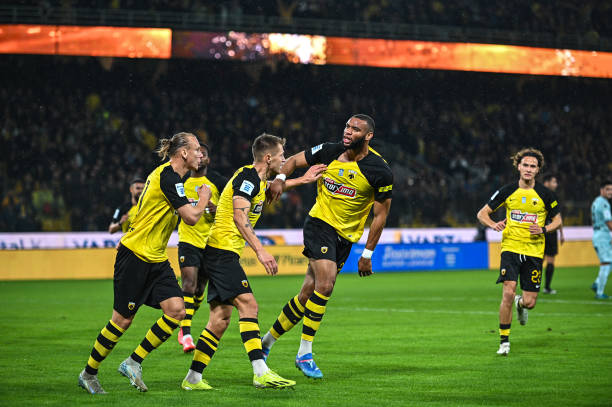 Grèce : Harold Moukoudi offre la victoire à l'AEK Athènes face à AEL