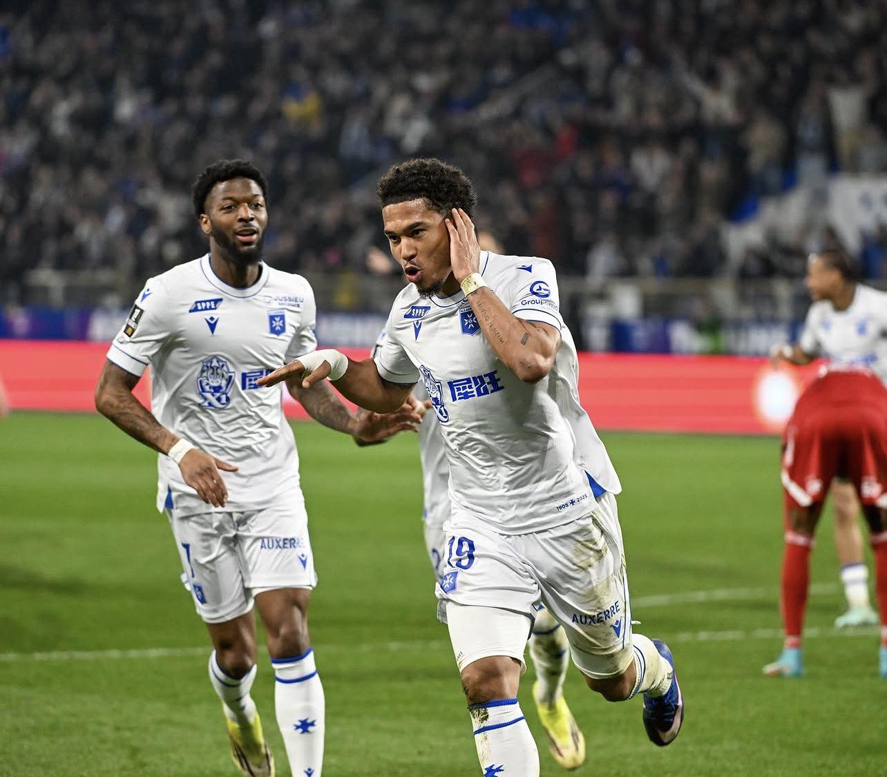 Ligue 1 : Danny Namaso brille avec Auxerre lors de la victoire contre Brest