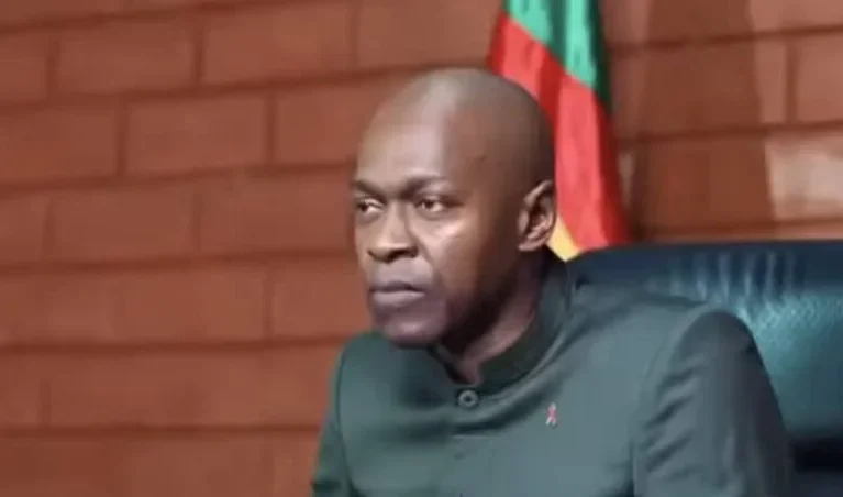 Valère Bessala décroche un doctorat en droit public à l'Université de Douala