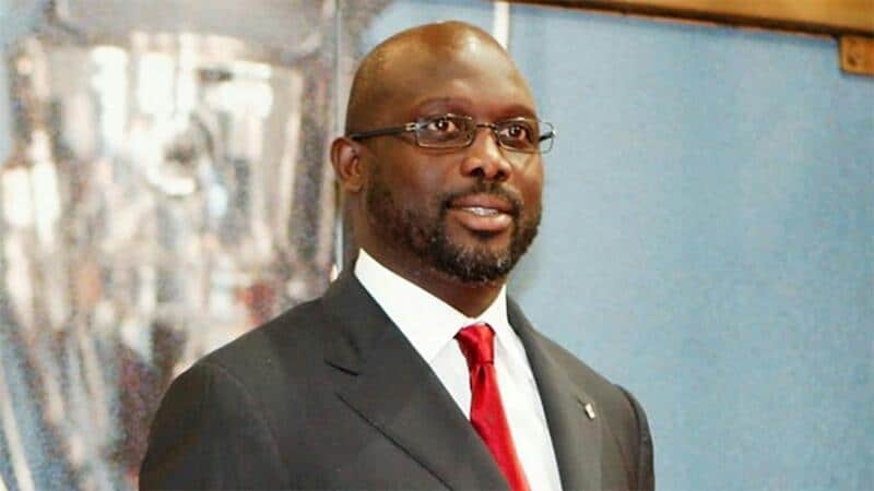 George Weah dénonce la décision de la CAF d'attribuer la CAN 2025 au Maroc : « Cela ternit l'image du football africain »