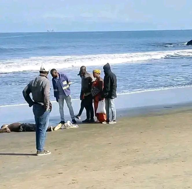 Kribi : Découverte macabre sur la plage de Copacabana, un jeune homme retrouvé sans vie